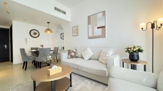 Trendy 1BR in Mangrove Place for 3 Guests in Al Reem - Abu Dhabi - 0