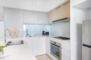 Stunning Apt with Water Views at marina square - 7