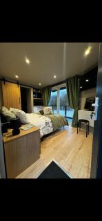 Waters edge Pontypridd - 9