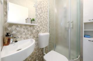 Hibis, No 2 - Starigrad-Paklenica - 2