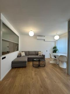 SKG Modern Apt 2 - 7