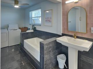 Sunshine House - Flagler Beach - 1