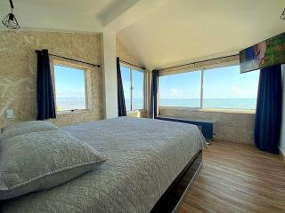Beautiful oceanfront Penthouse - Tucacas - 0