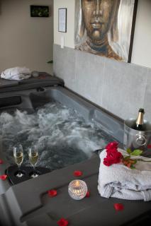 Eden House, Cocon sensuel et romantique avec jacuzzi - Carpentras - 9