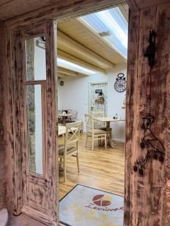 Alexandros Guesthouse - 1