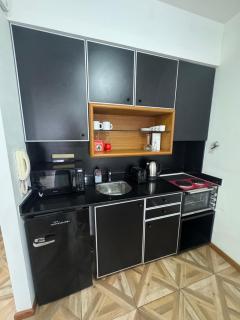 Amplio estudio con patio y parrilla a metros de la cancha de river - 1