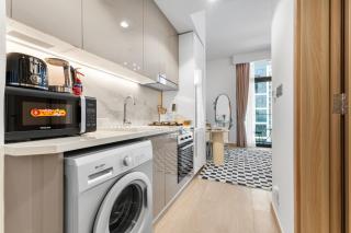 Golden Dunes Studio in Dubai - 4