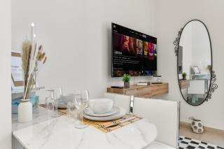 Golden Dunes Studio in Dubai - 5