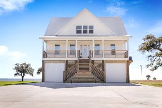 Luxury Views, Heated Pool, Spa, and Golf Green - Gulfport - 0