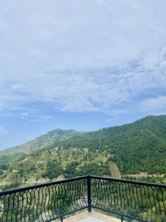 Entire Holiday Home in Galiyat with Valley Views - Khaira Gali - 1