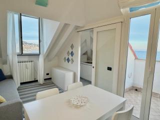 Appartamento sul mare con box auto - 9