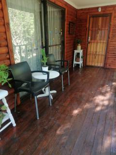 Break-a-way Log House - 7