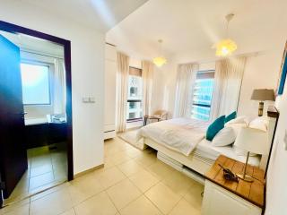 One bedroom apartment available in Front of Marina Beach Dubai - 3