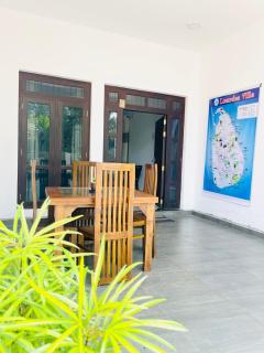 Fanisha Family Villa and Restaurant - Negombo - 0