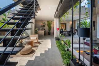 Artistic 4BD Villa with Private Pool & Jungle Vibes - Seminyak - 3