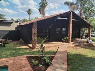 Waterfront Guest House - Hartbeespoort - 8
