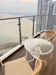 Beachfront Seaview 2CarParks, 6-10 pax Netflix - 7