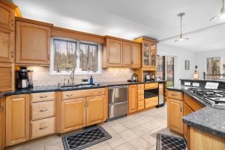 Private & Convenient-Hot tub-Fire Pit-Game room! - 4