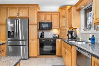 Private & Convenient-Hot tub-Fire Pit-Game room! - 1