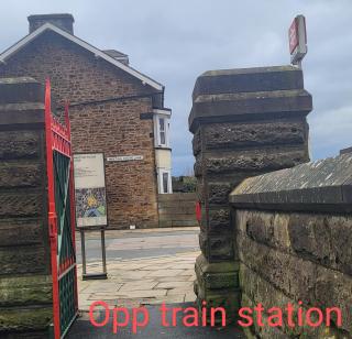 Station Guesthouse - Self entry via keypad inc parking - 2