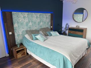 Villa 75m2 avec Piscine et Jacuzzi privés, Sauna et Home-Cinéma à 800m des Commodités - 3