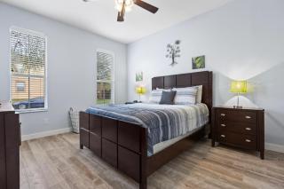 Great Town Home with Lazy River - 4