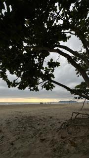 PÉ NA AREIA MENOS DE 50m DA PRAIA - 9
