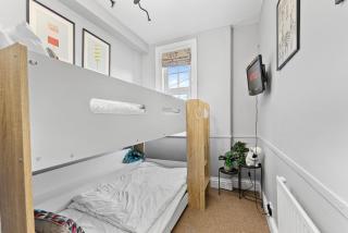 7 Bedroom Abode of Robin Hoods Bay - Hot-tub - Pets - 1