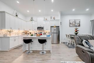 3BR Family Retreat, 11 mins to NRG, Med Ctr, DownTown with King-Sized Bed - Houston - 7