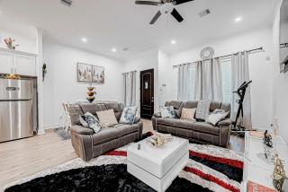 3BR Family Retreat, 11 mins to NRG, Med Ctr, DownTown with King-Sized Bed - Houston - 3