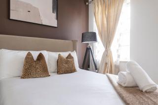 Luxurious 8 Bedroom Chigwell Mansion with Event hall and Cinema - Chigwell - 6