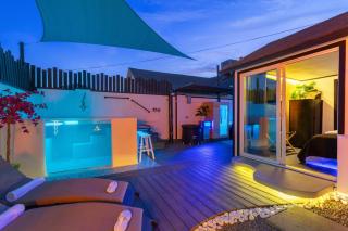 Luxury Downtown Home With SPA - 0