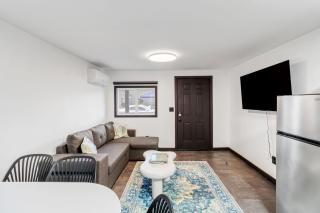 Luxury Downtown Home With SPA - 1