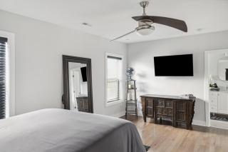 Luxury 4BR home 7 mins to US Capital, Rooftop deck, in Washington Free Parking - 6