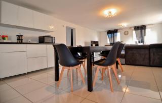 1 Bedroom Amazing Home In Mas-Thibert - Mas-Thibert - 8