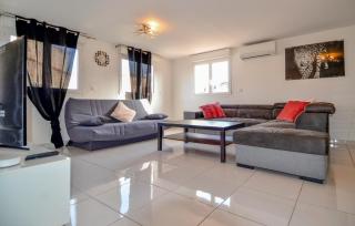 1 Bedroom Amazing Home In Mas-Thibert - Mas-Thibert - 4