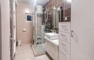 Stunning Apartment In Rogoznica - Rogoznica - 1