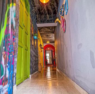 Urban Hostal Bar - 2
