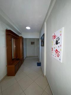 Central & Spacious Apartment - Tirana - 9