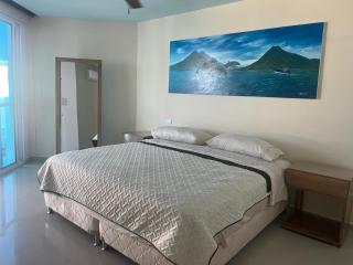 Lux Oceanfront Apartment - 5