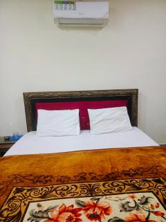 New Seven Star Hotel - Lahore - 4