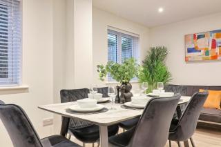 5 Bedroom Braintree House Private Parking - 8