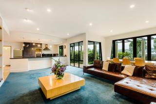 Oasis on Belmont Lane - 8