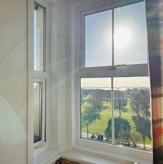 Clarence Quarters Self-Catering Guest House - Portsmouth - 1