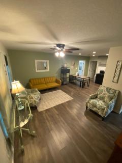 Cozy Pleasanton Cottage WeeklyMonthly Options - 1