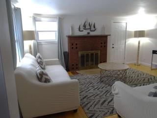 Spacious 4 bedroom home with large yard - Wayland - 7