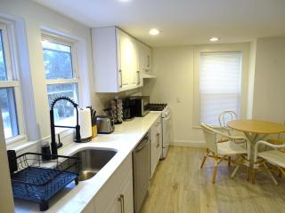3 Bed Apartment in Quiet Neighborhood - Wayland - 9