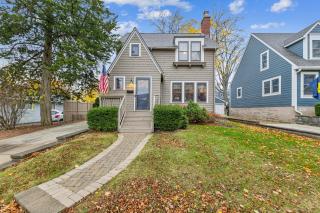Charming Ann Arbor Retreat Near DT & Attractions home - 2