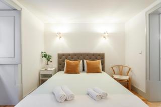 Double Room with Private WC in Shared House in Downtown Lisbon - 0