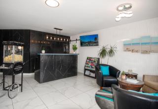 The Tide's Inn - Parksville - 6